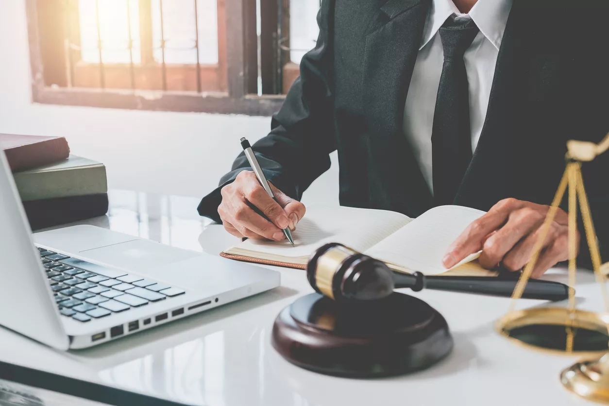 What Is the Difference Between a Lawyer and an Attorney?